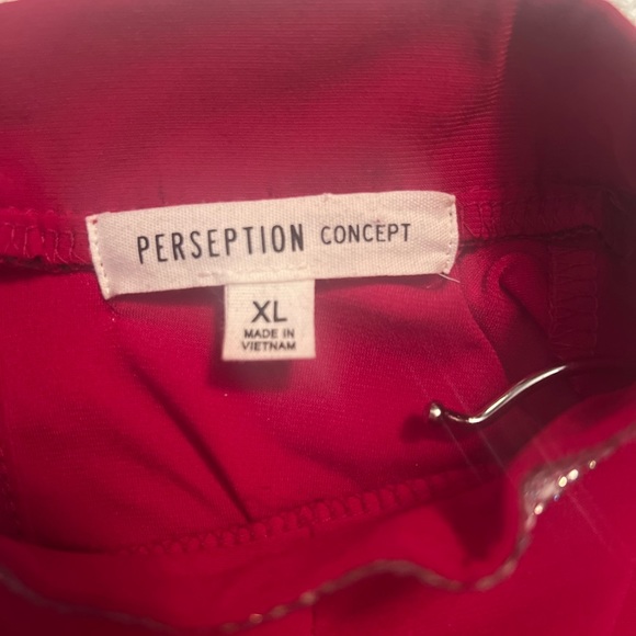 Perception concept, size XL, RED with “diamond” neck detail. - Picture 4 of 5